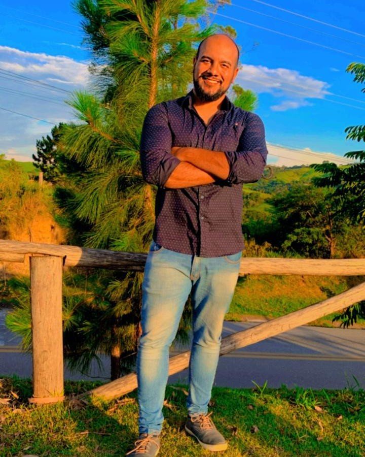 Flávio Leal, corretor de imóveis